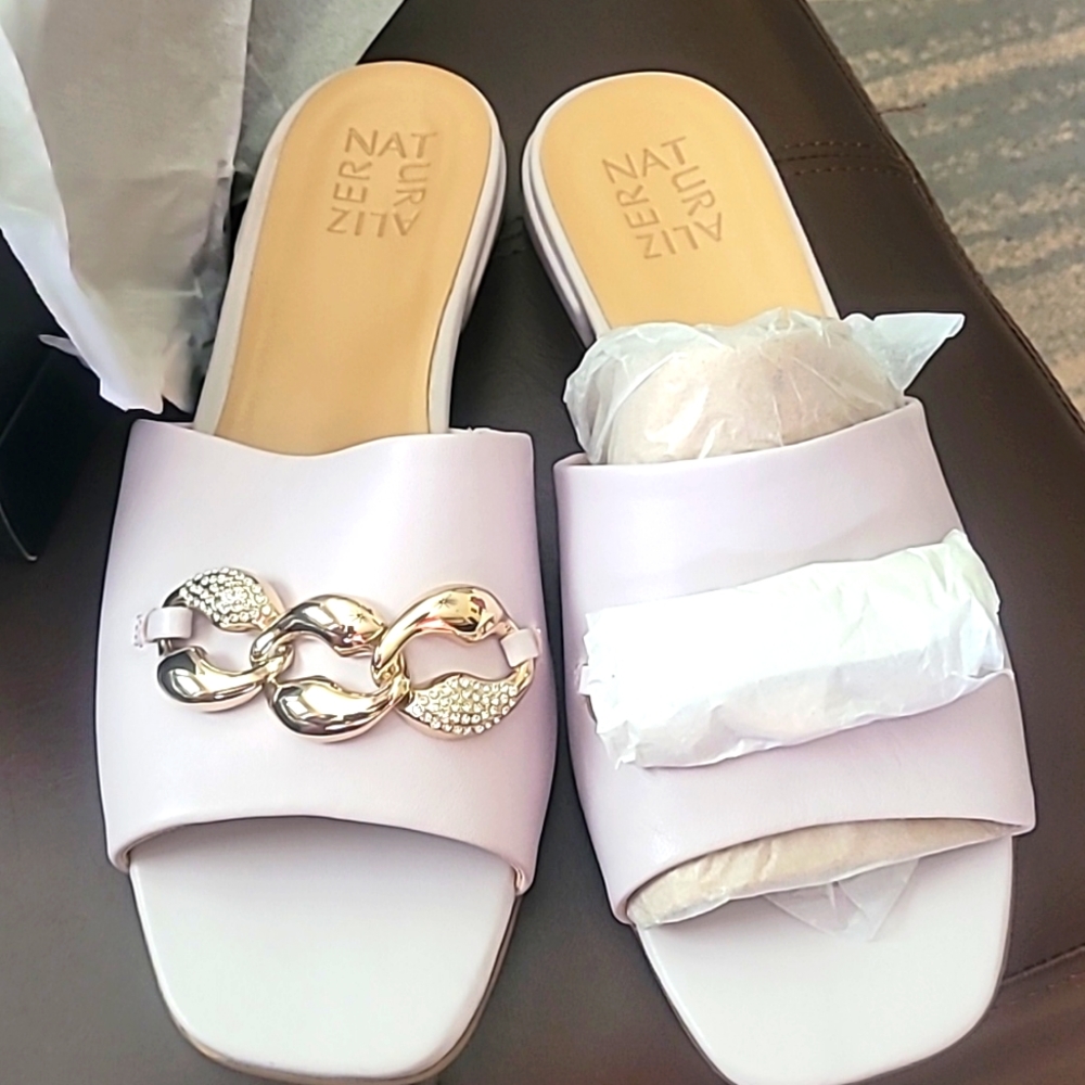 Naturalizer Slides